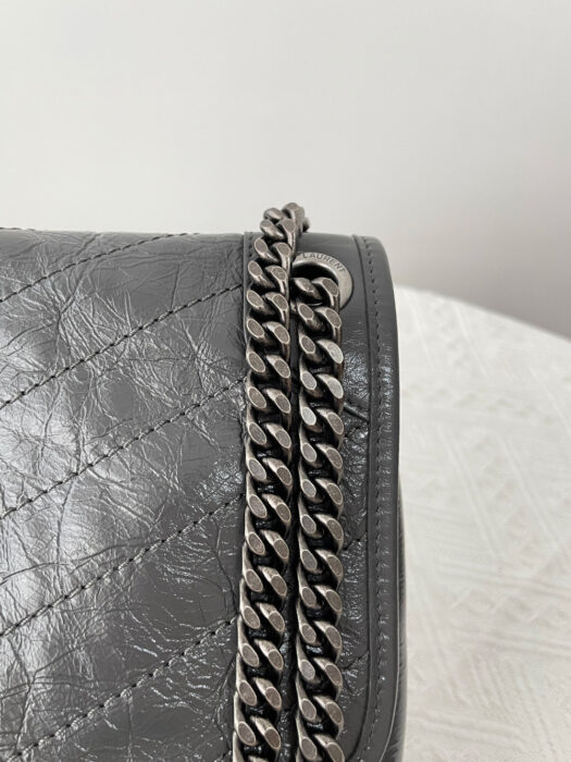 입생로랑 레플리카 니키 미디엄 빈티지 숄더백 6331580EN041000 36