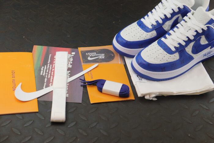 루이비통 레플리카 나이키 에어 포스 1 바이 버질 아블로 화이트 팀 로얄 LVNAFUB 10