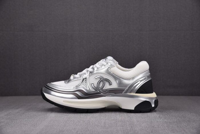 샤넬 레플리카 CC 로고 샤식스 화이트 실버 테니스 스니커즈 5