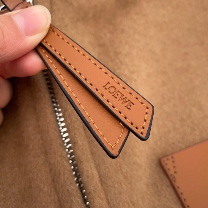 로에베 레플리카 미니 아나그램 래더패치 울 자켓 7