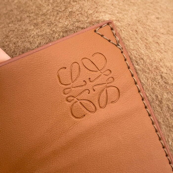 로에베 레플리카 미니 아나그램 래더패치 울 자켓 6