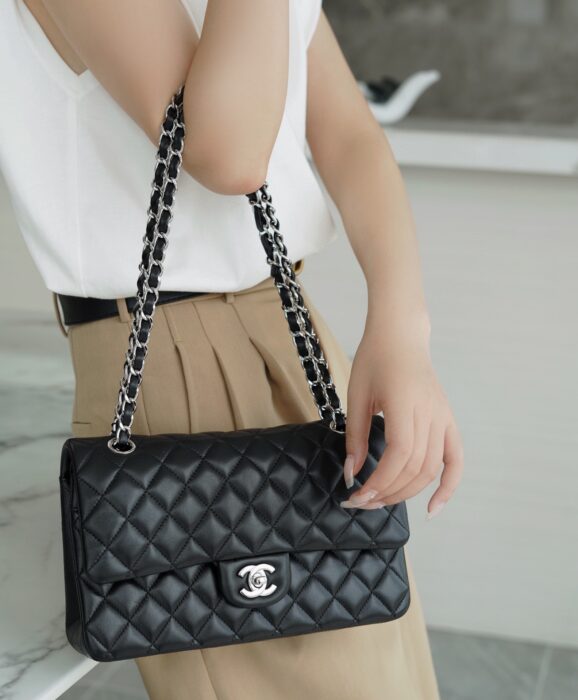 샤넬 레플리카 클래식 램스킨 은장 미듐 [블랙] 9
