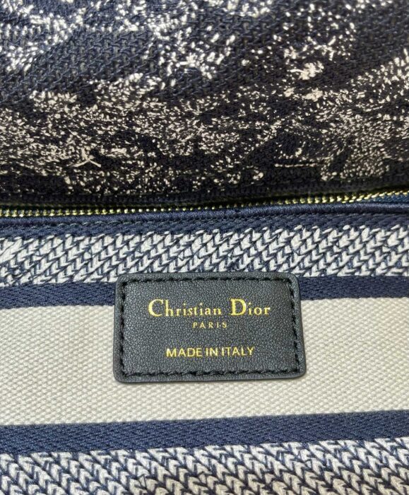 디올-레플리카-레이디-라이트-미디엄-백-명품 레플리카 미러 SA급 디올 레플리카 레이디 라이트 미디엄 백 25