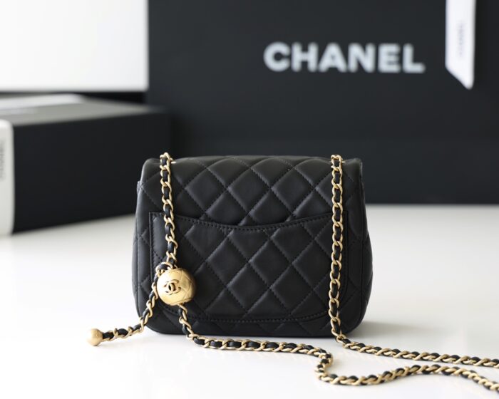 샤넬 레플리카 체인 골든볼 쁘띠삭 램스킨 숄더백 블랙 금장 9