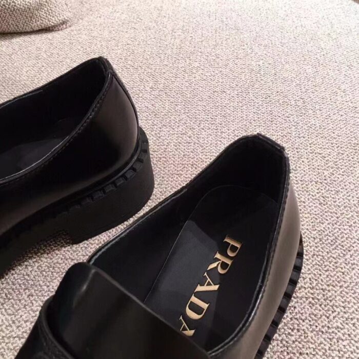 프라다 레플리카 초콜렛 트라이앵글 로고 브러쉬드 로퍼 블랙 1D246M 미러급 SA급 S급 고퀄리티 구두 [여성] best  6