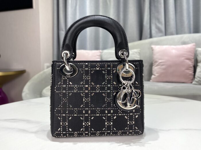디올-레플리카-lady-dior-미니-백-블랙-라인-명품 레플리카 미러 SA급 디올 레플리카 LADY DIOR 미니 백 블랙 라인 스톤 까나쥬 새틴 10