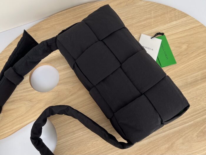 보테가베네타 레플리카 패딩 테크 카세트백 628951 [블랙그린] 9