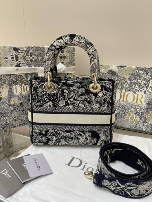 디올-레플리카-레이디-라이트-미디엄-백-명품 레플리카 미러 SA급 디올 레플리카 레이디 라이트 미디엄 백 22