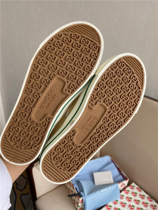 구찌 레플리카 GG 슈프림 테니스 슬립온 스니커즈 23