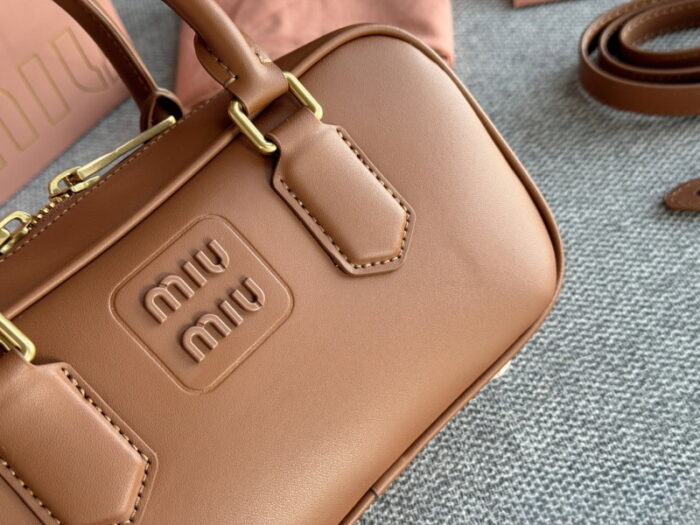 미우미우-아르카디-가죽-백-레플리카-미러급-sa급-s급-1-명품 레플리카 미러 SA급 미우미우 아르카디 가죽 백 레플리카 미러급 SA급 S급 고퀄리티 가방 5