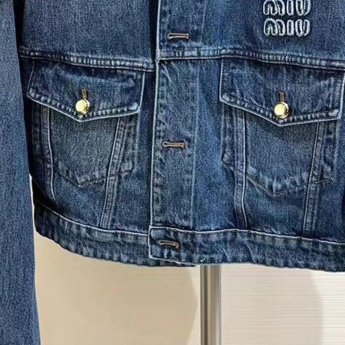 미우미우-레플리카-로고자수-트러커-데님-자켓-명품 레플리카 미러 SA급 미우미우 레플리카 로고자수 트러커 데님 자켓 4