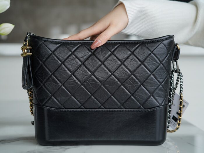 샤넬 레플리카 가브리엘 라지 카프스킨 호보백 블랙 4