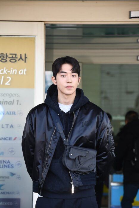 디올 레플리카 새들 숄더 스트랩 파우치 백 3