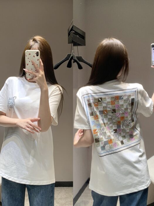 루이비통 뒷면 스퀘어 스카프 프린트 반팔티 화이트 레플리카 미러급 SA급 S급 고퀄리티 하이엔드 최상급 의류 [남성여성공용] 2