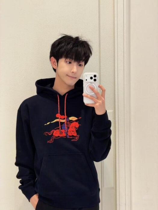 버버리 EKD 코튼 후드티 네이비 블랙 81184101 레플리카 미러급 SA급 S급 고퀄리티 하이엔드 최상급 의류 [남성여성공용]