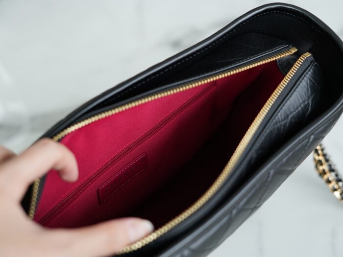 샤넬 레플리카 가브리엘 라지 카프스킨 호보백 블랙 7