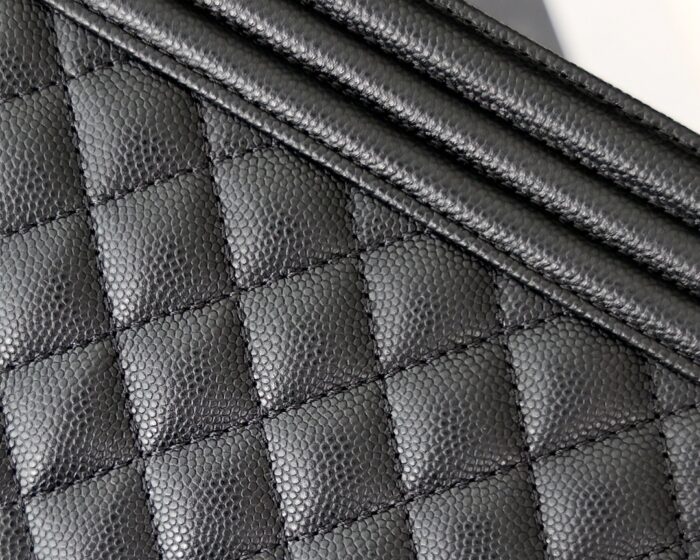 샤넬 레플리카 보이 플랩백 스몰 캐비어 은장 블랙 6