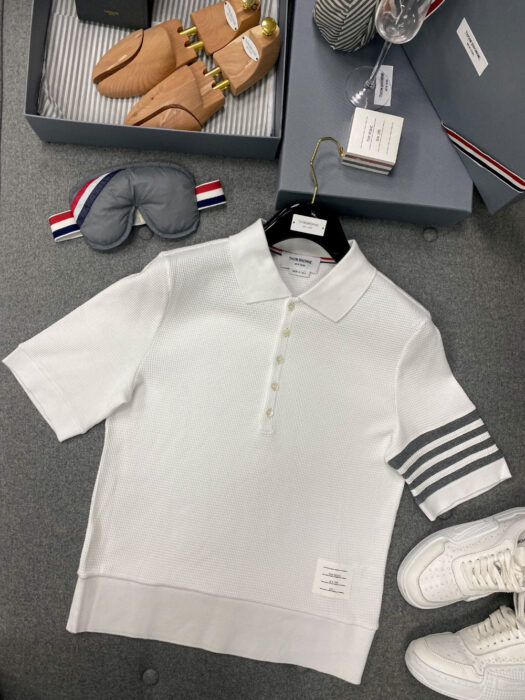 톰브라운 컴팩트 와플 립 커프 4-바 폴로 반팔 셔츠 [3컬러] [매장-180만원대] 레플리카 미러급 SA급 S급 고퀄리티 반팔 카라티 최상급 하이엔드 - best 14