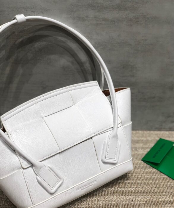 보테가베네타 레플리카 아르코 33 숄더백 9