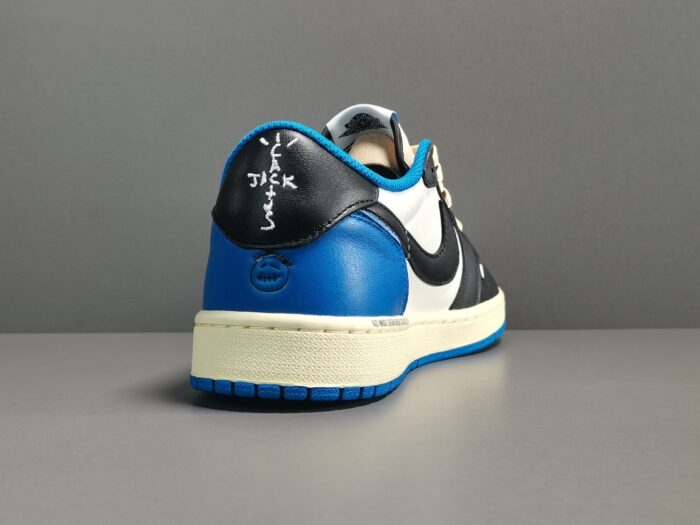 나이키-레플리카-에어-조던1-x-트래비스-스캇-x-명품 레플리카 미러 SA급 나이키 레플리카 에어 조던1 X 트래비스 스캇 X 프라그먼트 로우 밀리터리 블루 DM7866-140 5