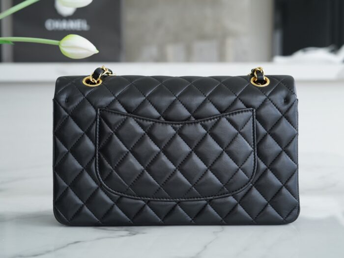 샤넬 레플리카 클래식 미디움 램스킨 블랙 골드 5