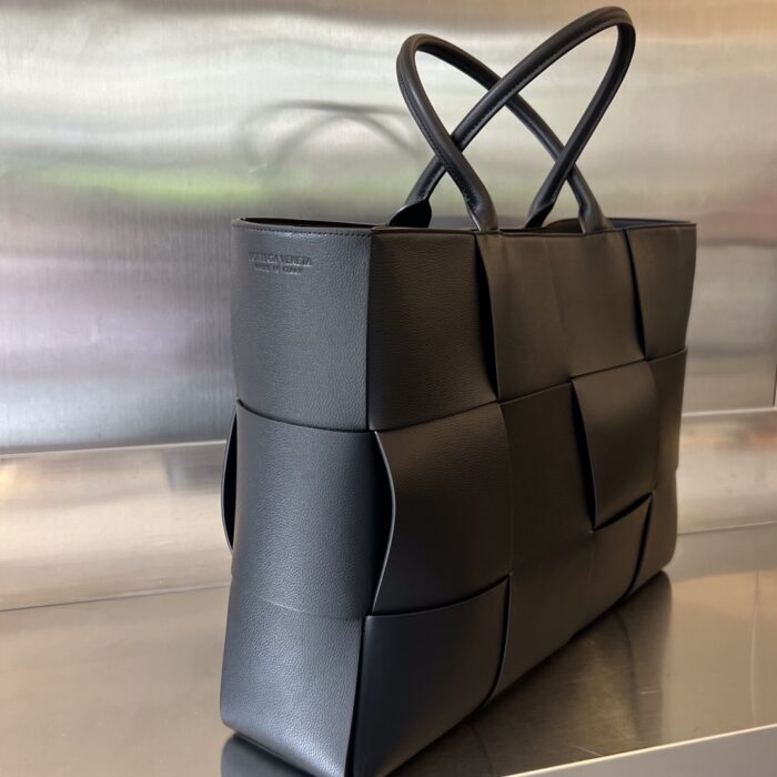 보테가베네타 레플리카 아르코 토트백 블랙 4