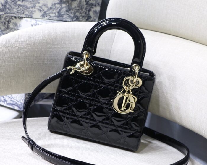 디올-레플리카-레이디백-17cm20cm24cm-7컬러-이니셜선택가능-명품 레플리카 미러 SA급 디올 레플리카 레이디백 17CM,20CM,24CM 7컬러 (이니셜선택가능) 17