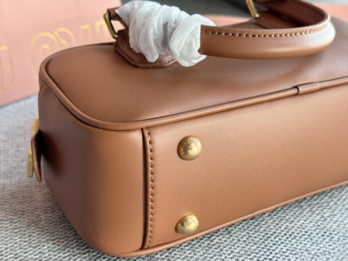 미우미우-아르카디-가죽-백-레플리카-미러급-sa급-s급-1-명품 레플리카 미러 SA급 미우미우 아르카디 가죽 백 레플리카 미러급 SA급 S급 고퀄리티 가방 8