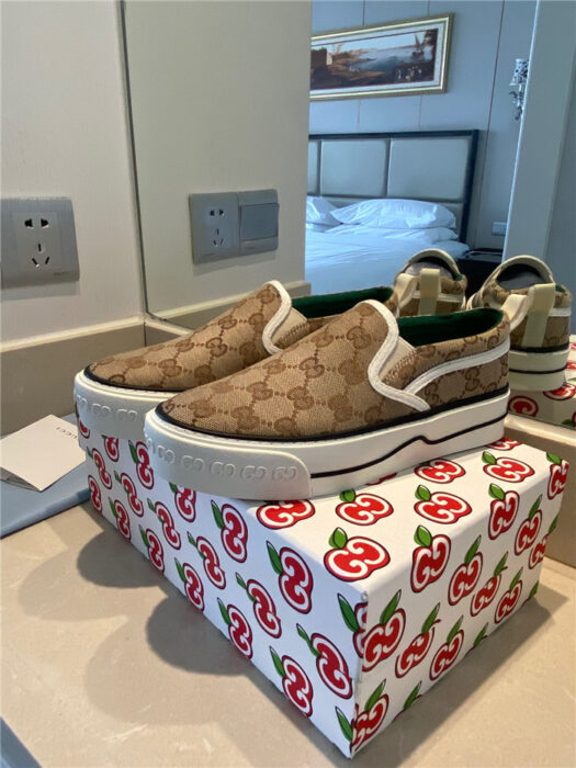 구찌 레플리카 GG 슈프림 테니스 슬립온 스니커즈 31