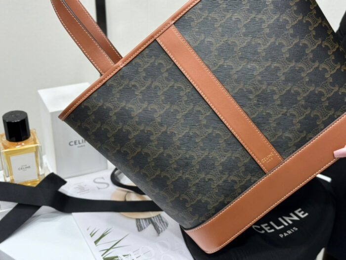 셀린느 레플리카 스몰 버킷 - 트리옹프 캔버스 & 카프스킨 탠 191442CAS.04LU 11