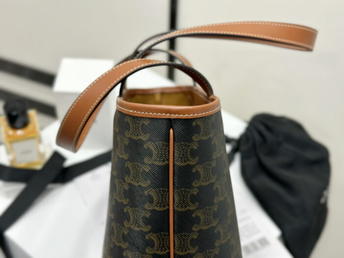 셀린느 레플리카 스몰 버킷 - 트리옹프 캔버스 & 카프스킨 탠 191442CAS.04LU 17