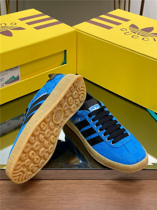구찌-레플리카-아디다스-오리지널-gg-캔버스-가젤-스니커즈-명품 레플리카 미러 SA급 구찌 레플리카 아디다스 오리지널 GG 캔버스 가젤 스니커즈 37