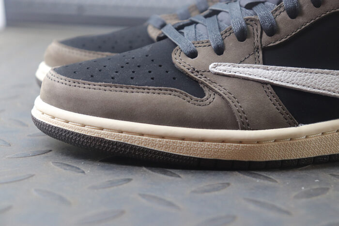 나이키 레플리카 트래비스 스캇 에어 조던 1 로우 모카 CQ4277-001 3