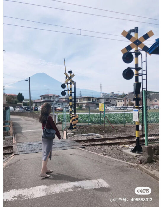 입생로랑 레플리카 니키 미디엄 빈티지 숄더백 6331580EN041000 15