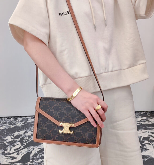 셀린느-레플리카-엔벨로프백-트리옹프-캔버스-카프스킨-명품 레플리카 미러 SA급 셀린느 레플리카 엔벨로프백 - 트리옹프 캔버스 & 카프스킨 113322EZH.04LU 2