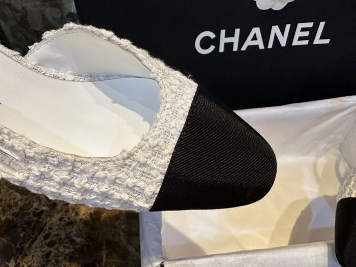 샤넬 레플리카 23SS 코튼 트위드 투톤 슬링백 펌프스 [화이트] 15