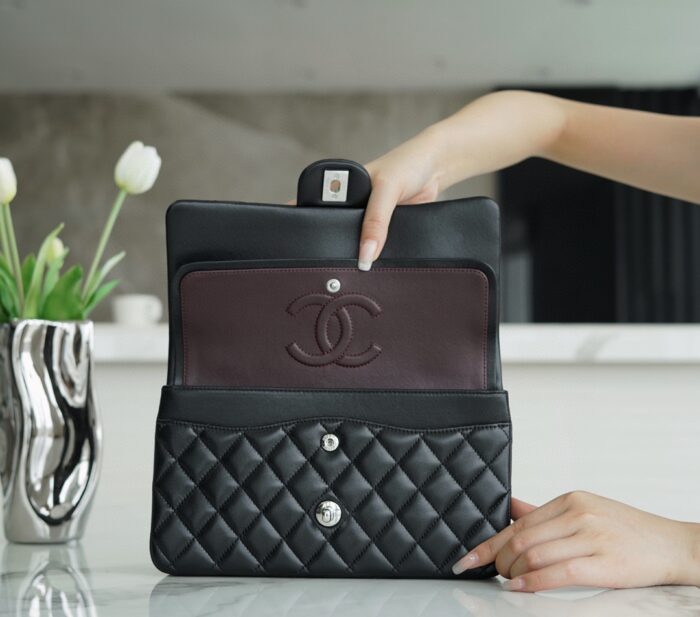 샤넬 레플리카 클래식 램스킨 은장 미듐 [블랙] 14