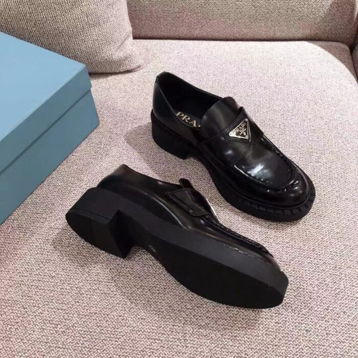 프라다 레플리카 초콜렛 트라이앵글 로고 브러쉬드 로퍼 블랙 1D246M 5