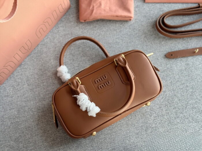 미우미우-아르카디-가죽-백-레플리카-미러급-sa급-s급-1-명품 레플리카 미러 SA급 미우미우 아르카디 가죽 백 레플리카 미러급 SA급 S급 고퀄리티 가방 4