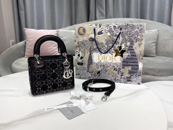디올-레플리카-lady-dior-미니-백-블랙-라인-명품 레플리카 미러 SA급 디올 레플리카 LADY DIOR 미니 백 블랙 라인 스톤 까나쥬 새틴 15
