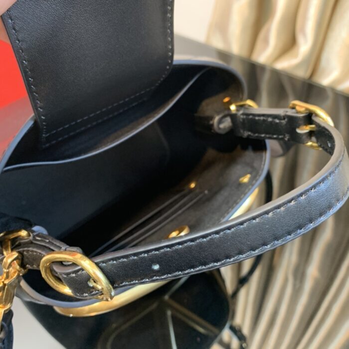 발렌티노 레플리카 슈퍼비 버킷백 14