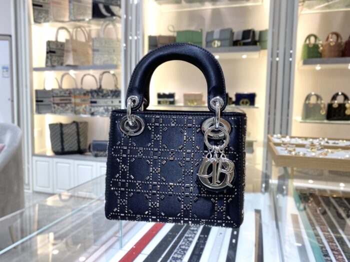 디올-레플리카-lady-dior-미니-백-블랙-라인-명품 레플리카 미러 SA급 디올 레플리카 LADY DIOR 미니 백 블랙 라인 스톤 까나쥬 새틴 9
