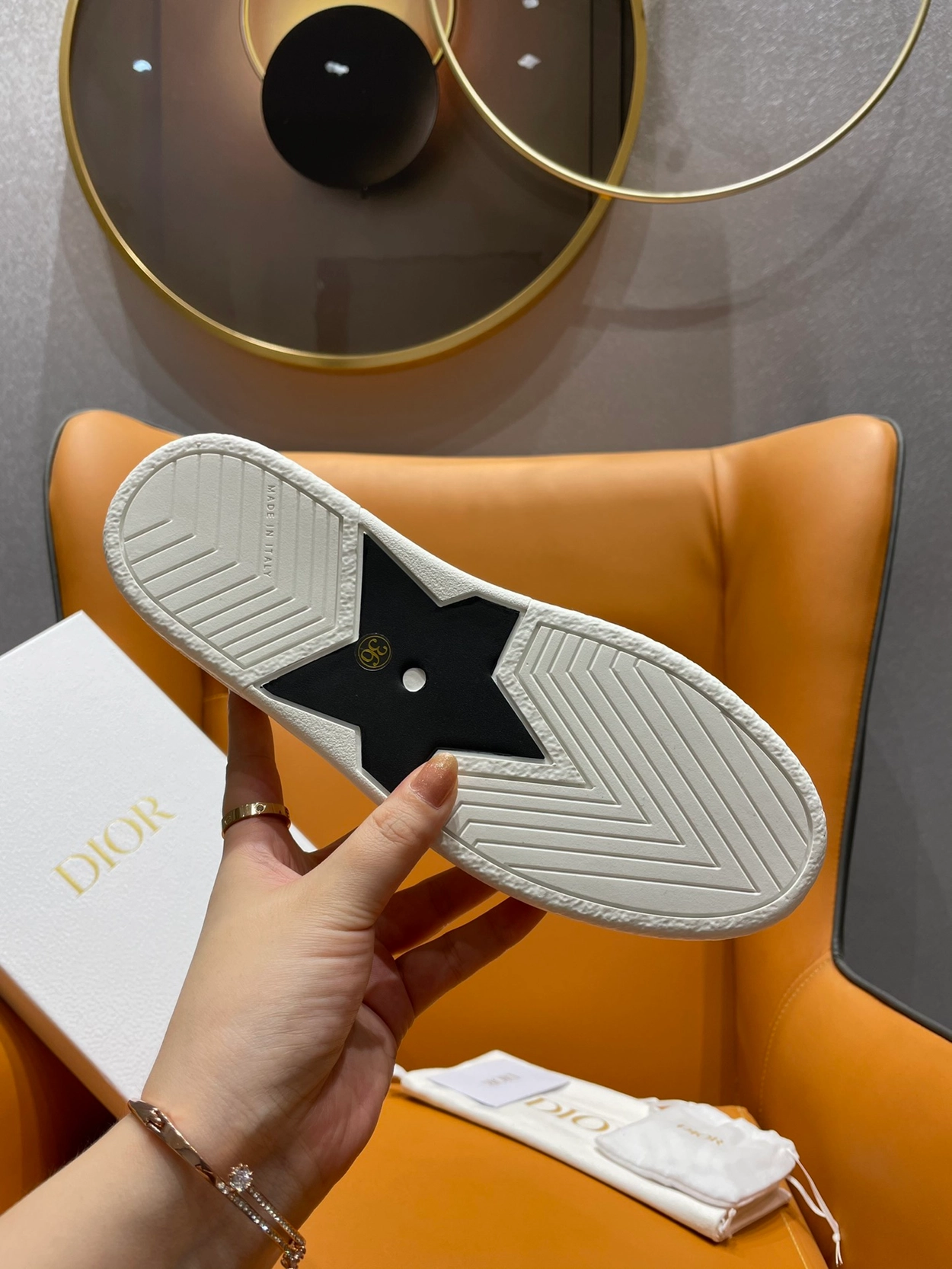 디올 CD 검정 별 스니커즈 화이트 레플리카 미러급 SA급 S급 고퀄리티 신발  [여성] 최상급 하이엔드 - best 10