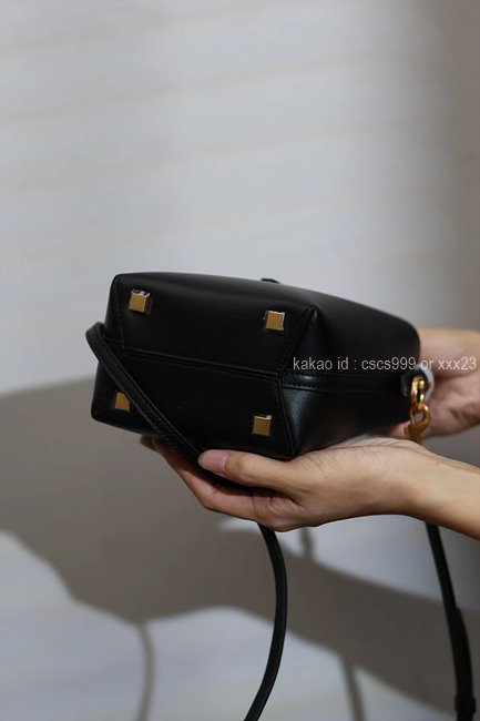 [차정원 PICK] 생로랑 LE 37 미니 버킷백 크로스백 레플리카 미러급 SA급 S급 고퀄리티 셀럽 가방 [여성] - best 8