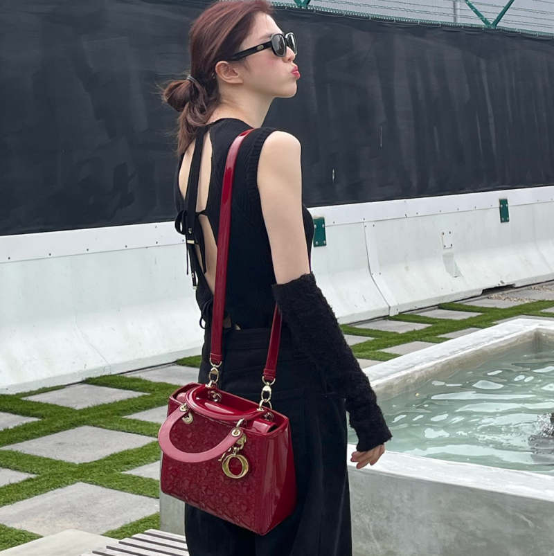 디올 레플리카 체리 레드 페이던트 까나쥬 레이디백 미디움 2