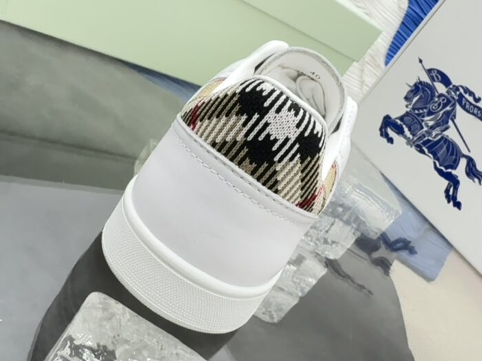 버버리 레더 세트 스니커즈 화이트 샌드 베이지 레플리카 미러급 SA급 S급 고퀄리티 최상급 하이엔드 신발 [남성] - thebest 8