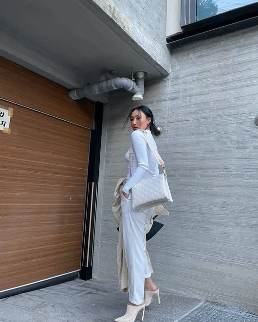 루이비통 레플리카 앙프렝뜨 쿠상 숄더백 4