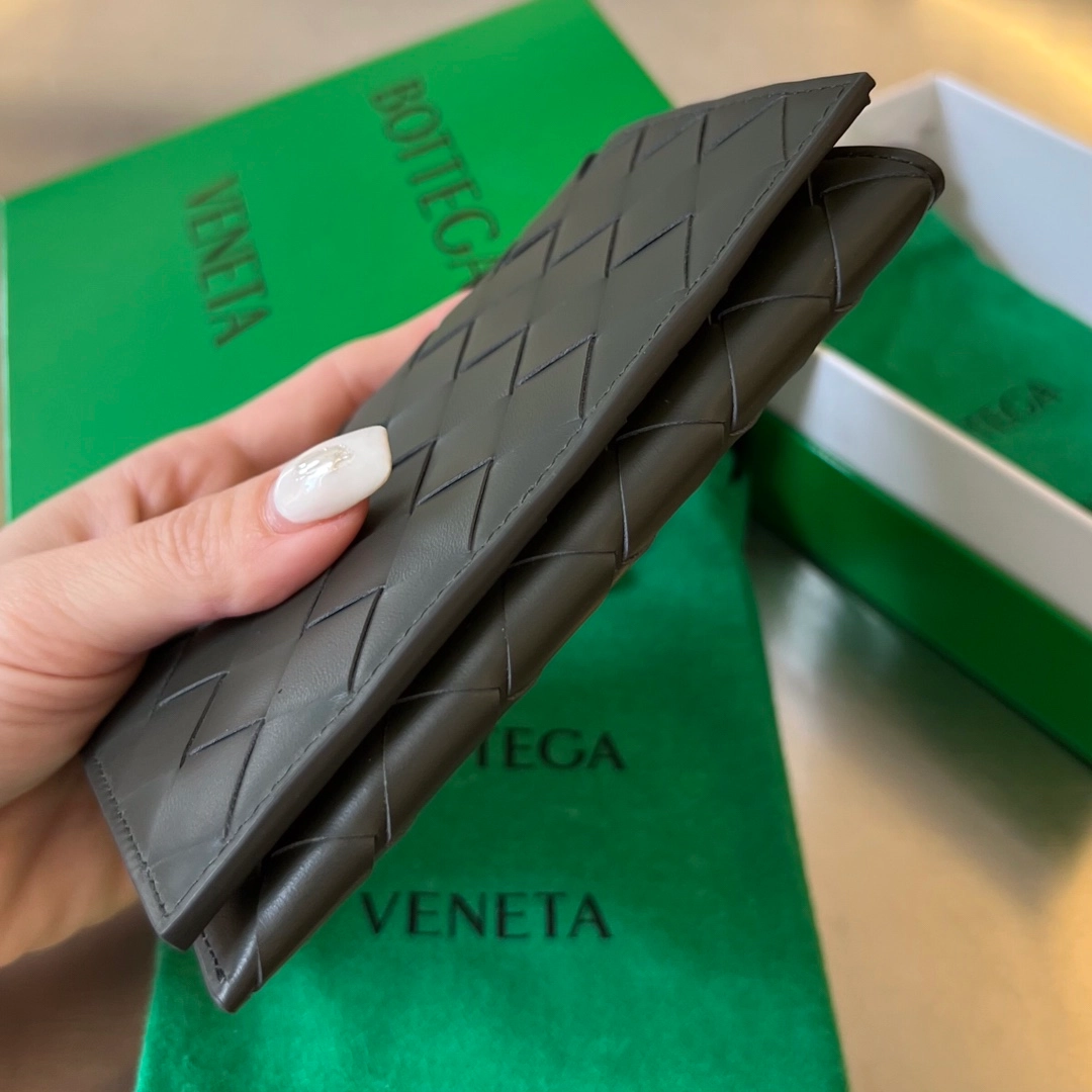보테가베네타 여권 지갑 (3color) 레플리카 미러급 SA급 S급 고퀄리티  [남성여성공용] best 20
