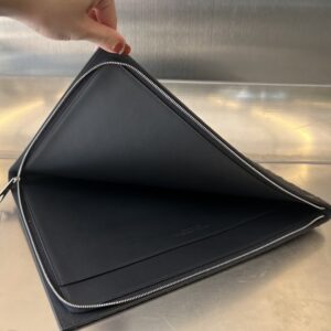 보테가베네타 하프 지퍼 파우치 남성 클러치백 레플리카 미러급 SA급 S급 고퀄리티  [남성여성공용] best