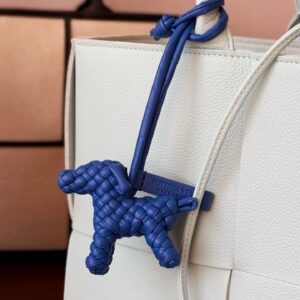 보테가베네타 도그 참 블루 807068 레플리카 미러급 SA급 S급 고퀄리티 최상급 하이엔드 악세사리 [남성여성공용]